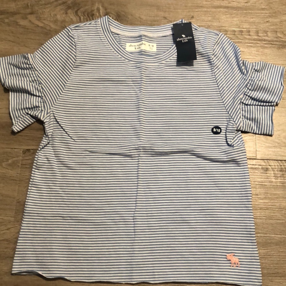 Abercrombie kids Tshirt. Size 9/10. NWT